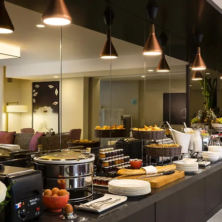 La Clef Tour Eiffel By The Crest Collection Hotel