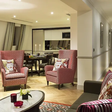 Hotel La Clef Tour Eiffel By The Crest Collection 5*