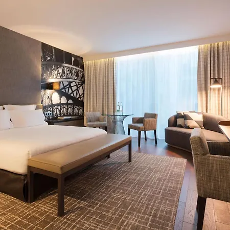 La Clef Tour Eiffel By The Crest Collection 5* Paříž