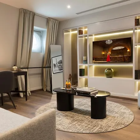 Hotel La Clef Tour Eiffel By The Crest Collection