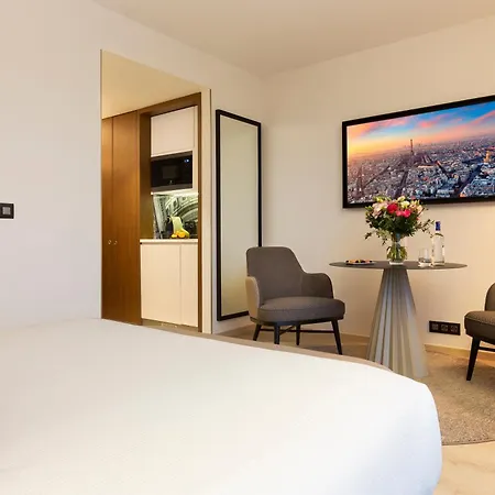 La Clef Tour Eiffel By The Crest Collection Hotel Paris