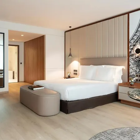 Hotel La Clef Tour Eiffel By The Crest Collection 5*