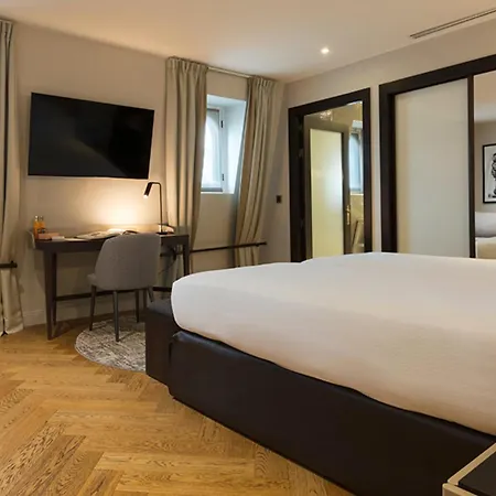 La Clef Tour Eiffel By The Crest Collection 5* Paříž
