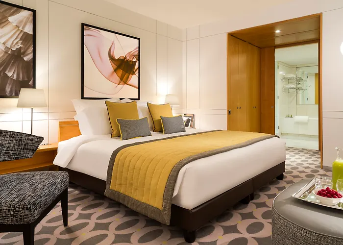 La Clef Tour Eiffel By The Crest Collection Hotel Paris