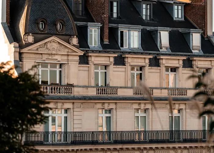 Hotel La Clef Tour Eiffel By The Crest Collection