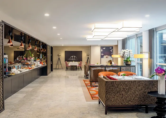 Hotel La Clef Tour Eiffel By The Crest Collection 5*