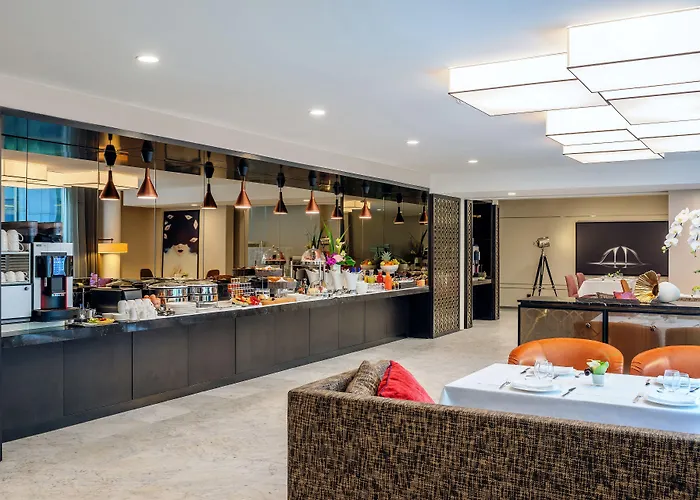 La Clef Tour Eiffel By The Crest Collection Paris