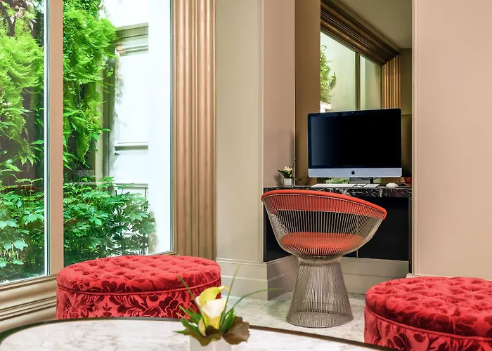 Hotel La Clef Tour Eiffel By The Crest Collection 5*