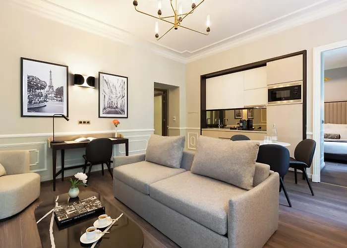 Hotel La Clef Tour Eiffel By The Crest Collection 5*