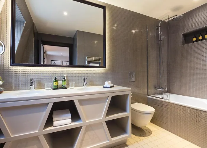 La Clef Tour Eiffel By The Crest Collection Hotel Paris