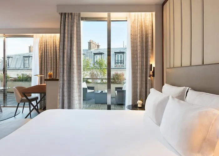 Hotel La Clef Tour Eiffel By The Crest Collection 5*