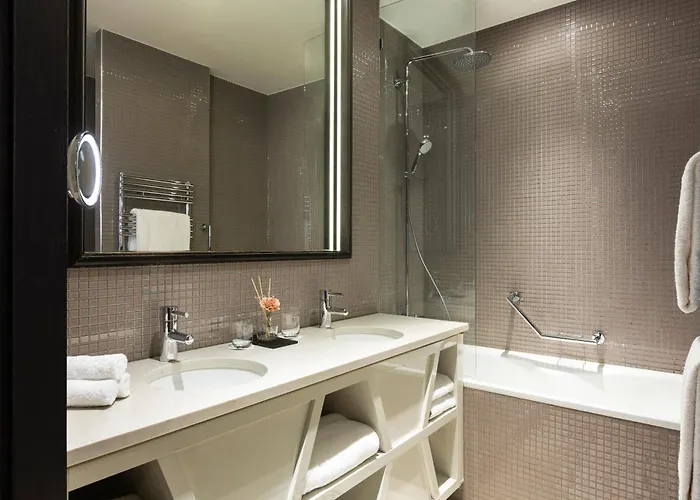 La Clef Tour Eiffel By The Crest Collection 5* Paris