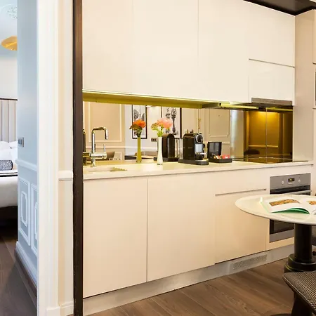 La Clef Tour Eiffel By The Crest Collection Hotel