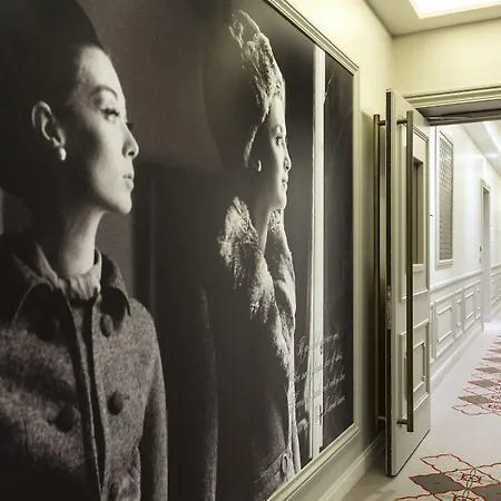 La Clef Tour Eiffel By The Crest Collection Hotel