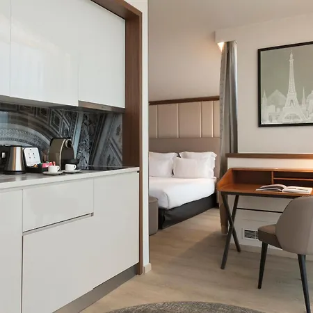 La Clef Tour Eiffel By The Crest Collection Hotel