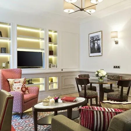 La Clef Tour Eiffel By The Crest Collection Hotel 5*