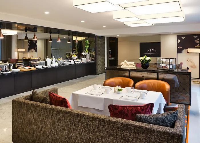 Hotel La Clef Tour Eiffel By The Crest Collection 5*