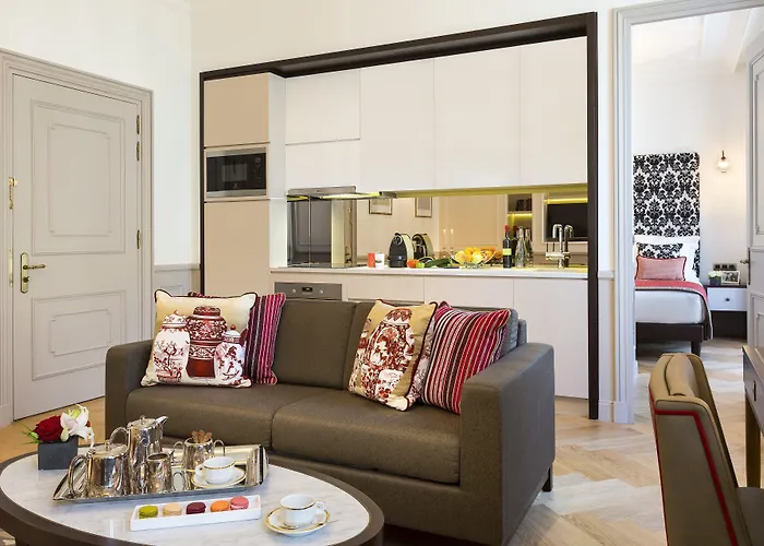 La Clef Tour Eiffel By The Crest Collection 5*