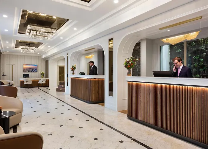 La Clef Tour Eiffel By The Crest Collection Parigi