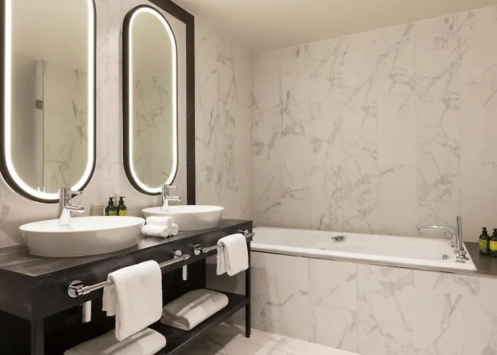 La Clef Tour Eiffel By The Crest Collection 5*