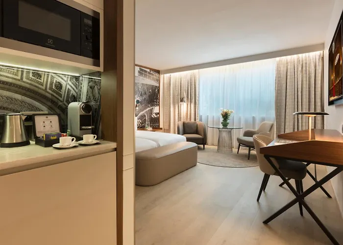 Hotel La Clef Tour Eiffel By The Crest Collection Parigi