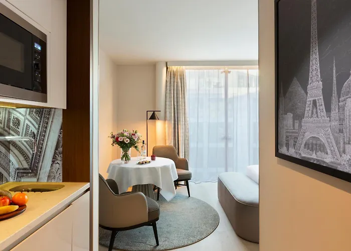 La Clef Tour Eiffel By The Crest Collection Hotel Paris