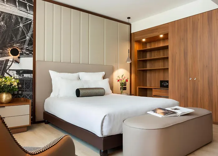 Hotel La Clef Tour Eiffel By The Crest Collection