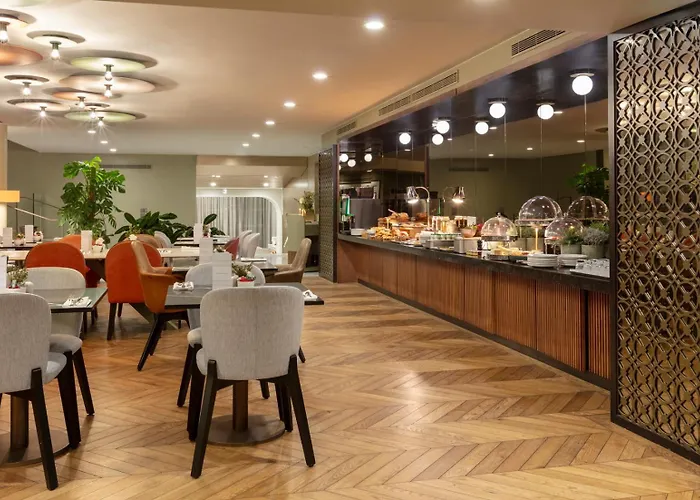 Hotel La Clef Tour Eiffel By The Crest Collection Parigi