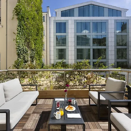 La Clef Tour Eiffel By The Crest Collection Hotel Paris