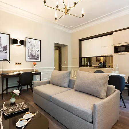 La Clef Tour Eiffel By The Crest Collection Otel 5*