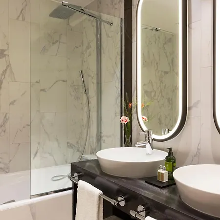 La Clef Tour Eiffel By The Crest Collection Hotel Paris