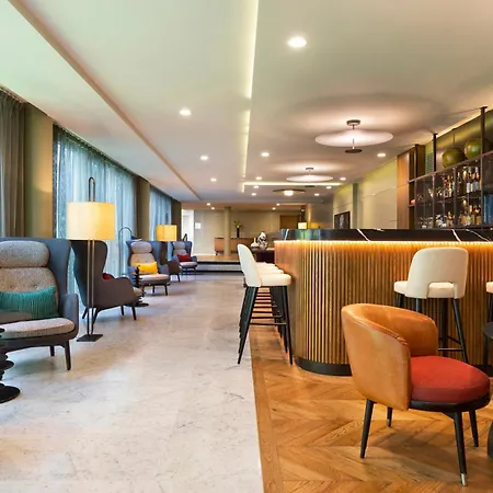 La Clef Tour Eiffel By The Crest Collection Hotel Paris