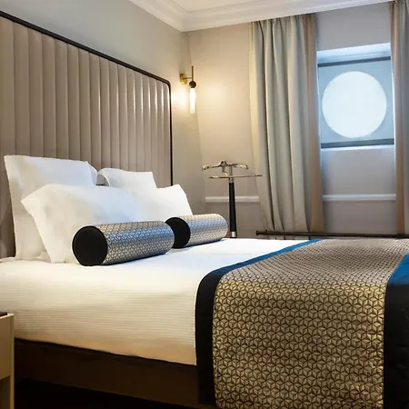 La Clef Tour Eiffel By The Crest Collection Otel