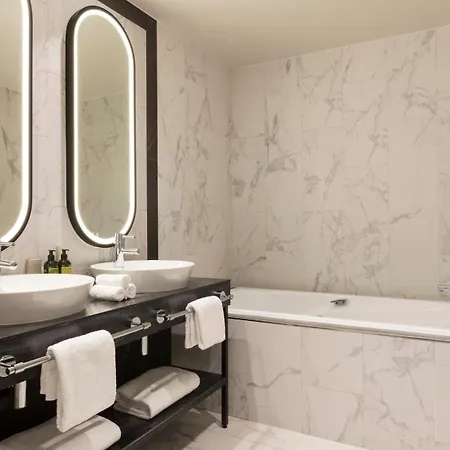 La Clef Tour Eiffel By The Crest Collection 5*