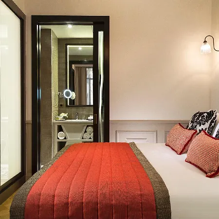La Clef Tour Eiffel By The Crest Collection Hotel Paris