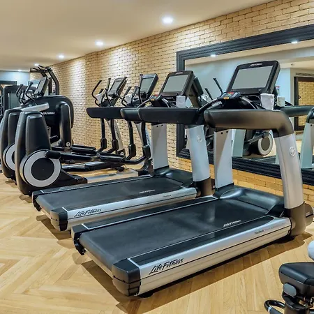 La Clef Tour Eiffel By The Crest Collection