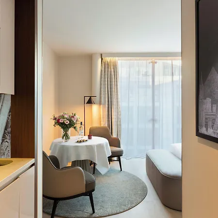 Hotel La Clef Tour Eiffel By The Crest Collection 5*