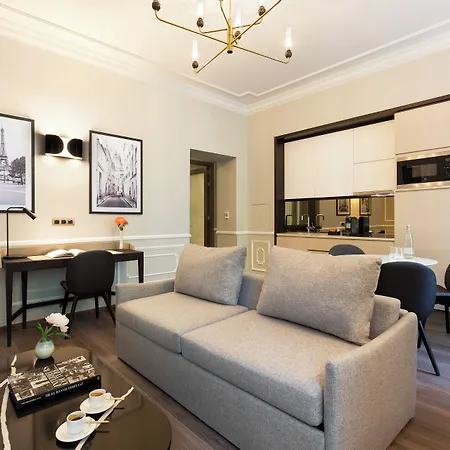 Hotel La Clef Tour Eiffel By The Crest Collection 5*